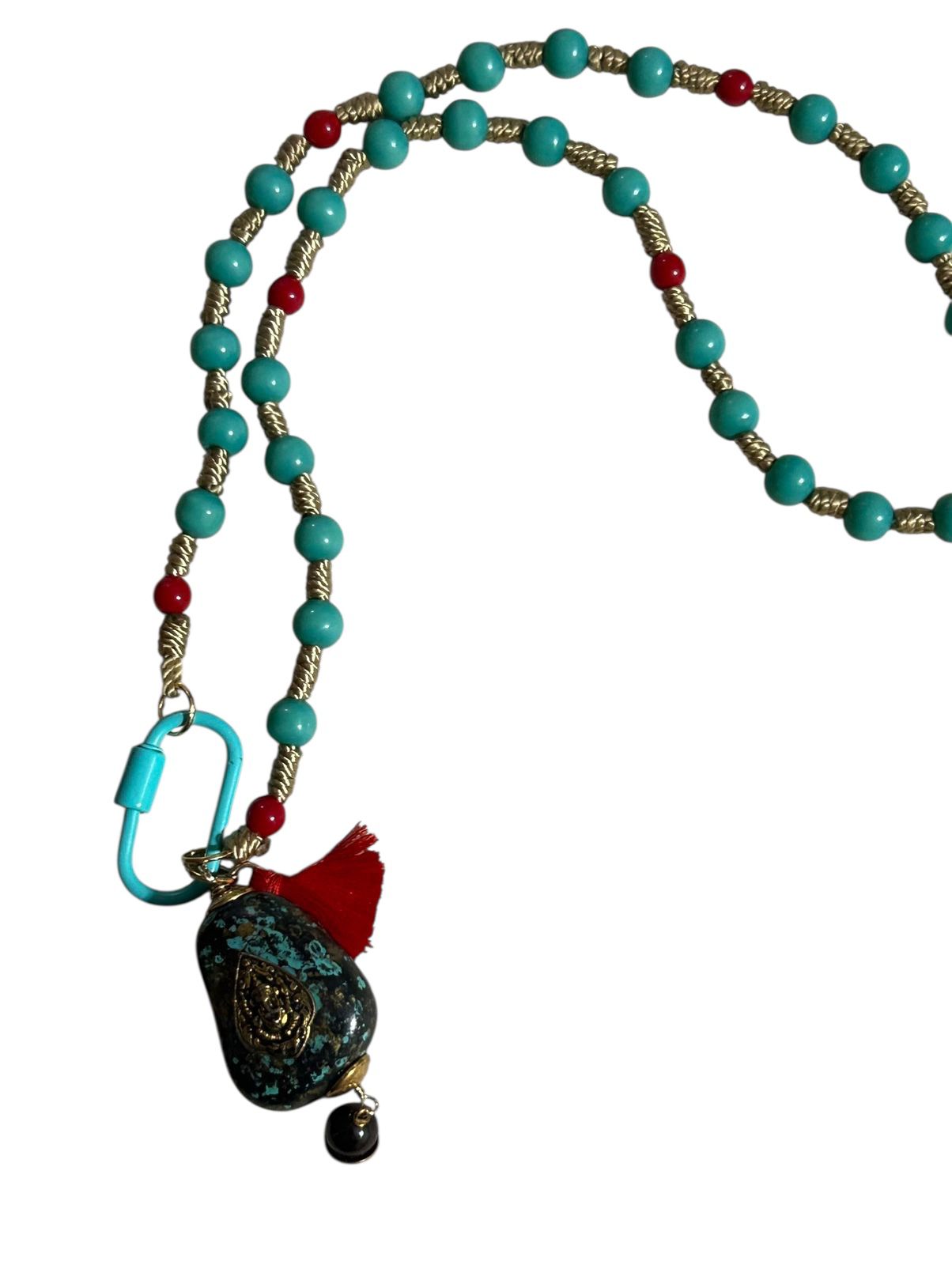 Collar de Resina con Dije de Turquesa y Granate