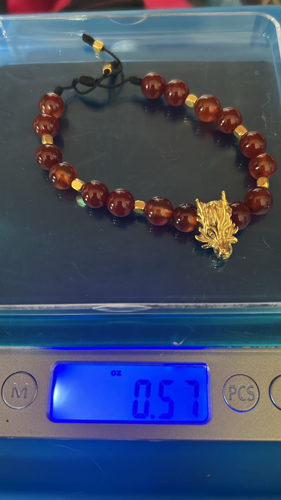 Pulsera de Cuarzo Cornalina con Dragón en Chapa de Oro - Image 2