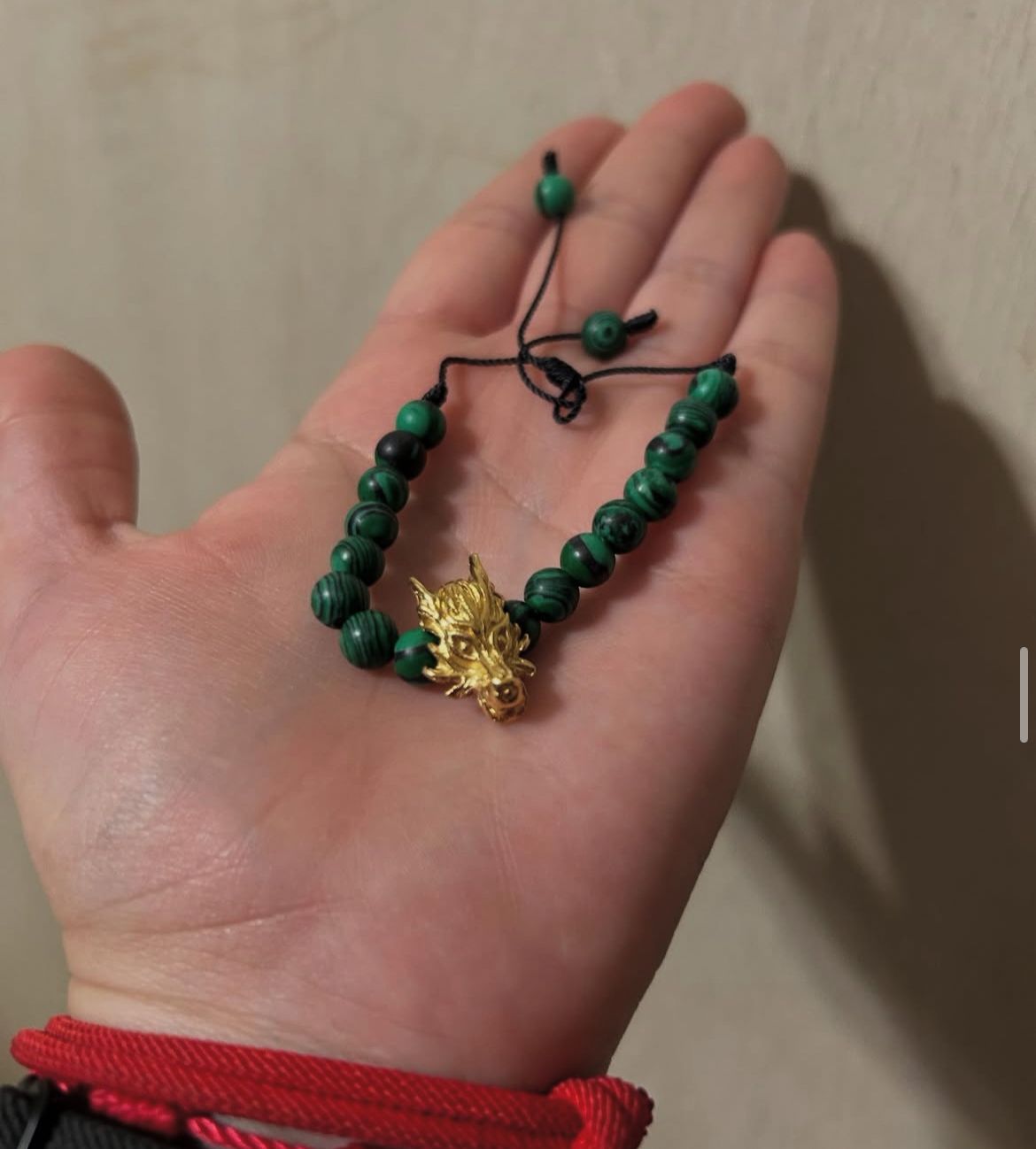 Pulsera de Cuarzo Malaquita con Dragón en Chapa de Oro - Image 3
