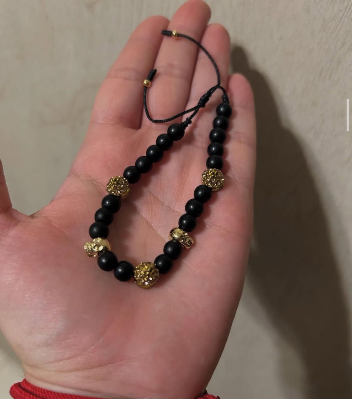 Pulsera de Cuarzo Piedra Volcánica con Calaveras de Rodio y Micro Pavé - Image 3