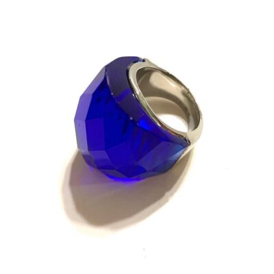 Anillo de Acero Inoxidable con Cristales Austriacos Azul, Amarillo y Verde – Talla #8