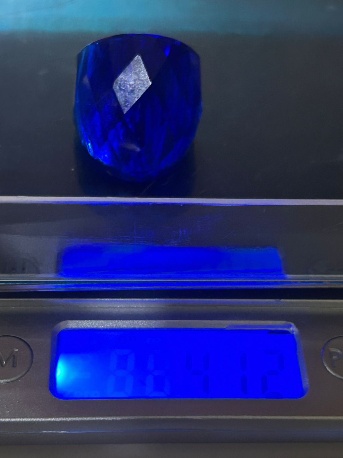 Anillo de Acero Inoxidable con Cristales Austriacos Azul, Amarillo y Verde – Talla #8 - Image 4