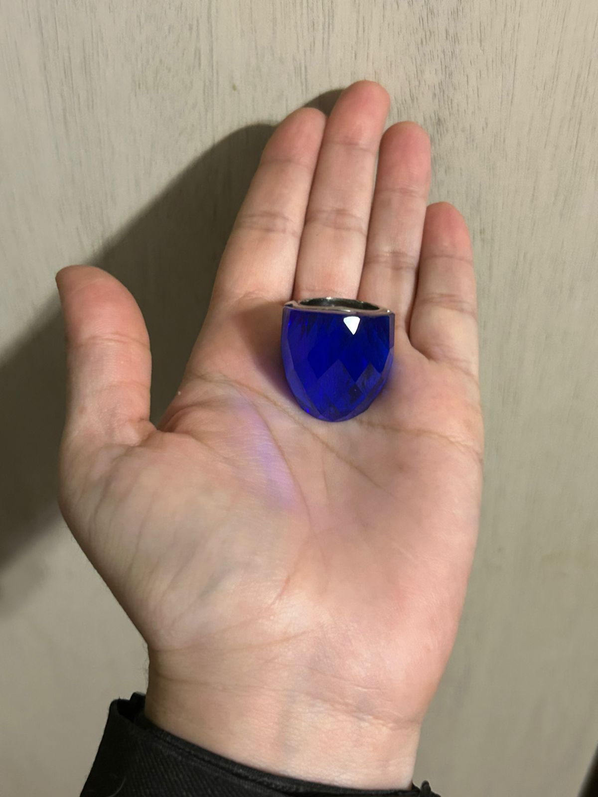 Anillo de Acero Inoxidable con Cristales Austriacos Azul, Amarillo y Verde – Talla #8 - Image 5