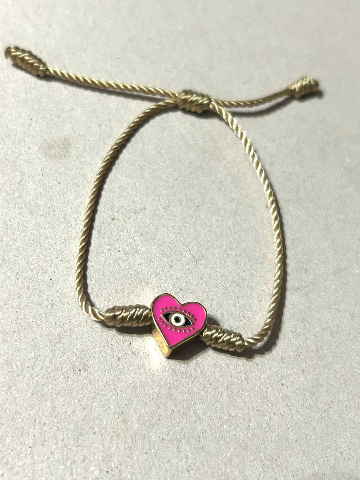Pulsera de Hilo de Nylon con Dije de Corazón Esmaltado - Image 4